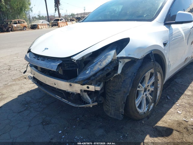2021 TESLA MODEL Y 5YJYGDEE5MF096807 Photo 5
