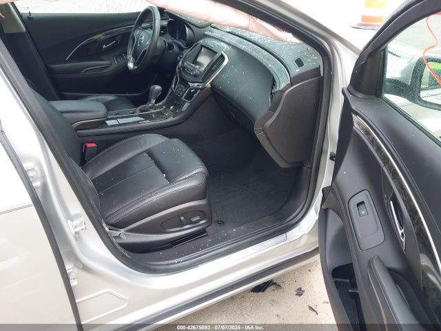 1G4GB5G31FF257059 Buick lfx