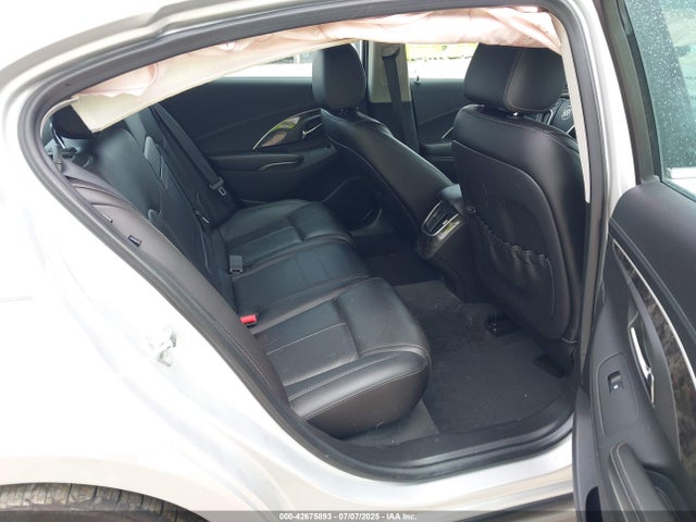 1G4GB5G31FF257059 Buick lfx