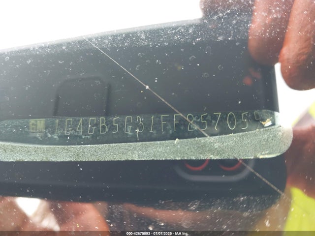 1G4GB5G31FF257059 Buick lfx