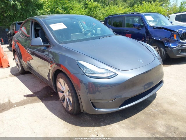 2021 TESLA MODEL Y 5YJYGDEE3MF064082 Photo 0