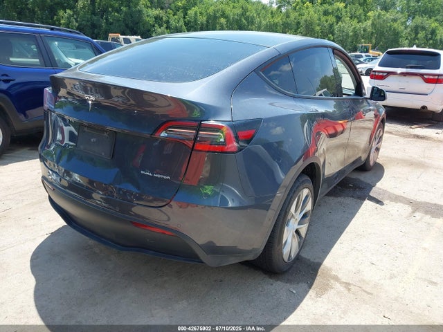2021 TESLA MODEL Y 5YJYGDEE3MF064082 Photo 3