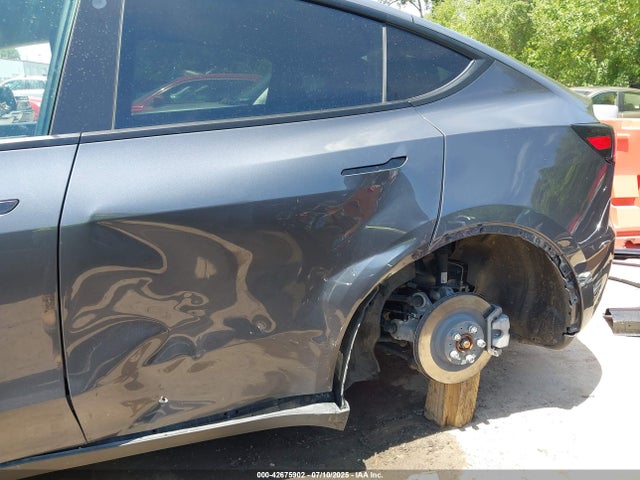 2021 TESLA MODEL Y 5YJYGDEE3MF064082 Photo 5