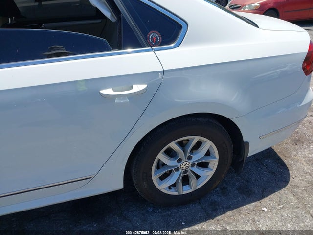 1VWAT7A35HC002203 Volkswagen 1.8 tsi