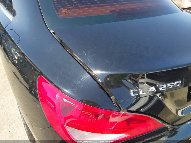 Mercedes-Benz m270 2018 WDDSJ4EB0JN680046 Image 18