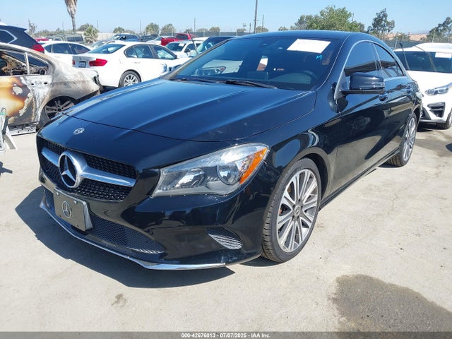 Mercedes-Benz m270 2018 WDDSJ4EB0JN680046 Image 2