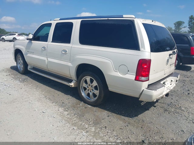 2005 CADILLAC ESCALADE ESV 3GYFK66N95G163060 Photo 2