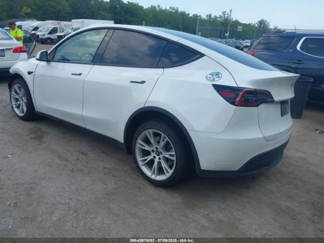 2023 TESLA MODEL Y 7SAYGAEE7PF802374 Photo 2