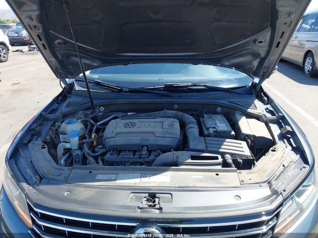 1VWAT7A30GC021756 Volkswagen 2016