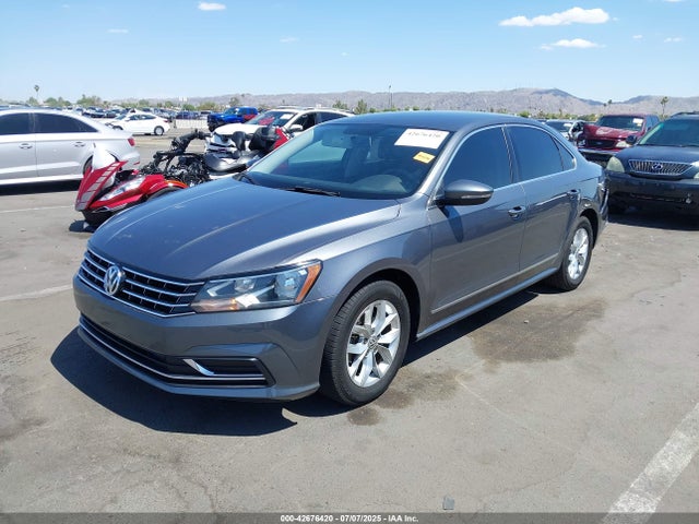 1VWAT7A30GC021756 Volkswagen 2016