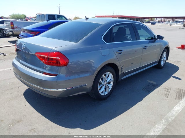 1VWAT7A30GC021756 Volkswagen 2016