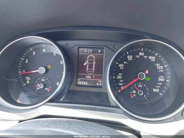 1VWAT7A30GC021756 Volkswagen 2016
