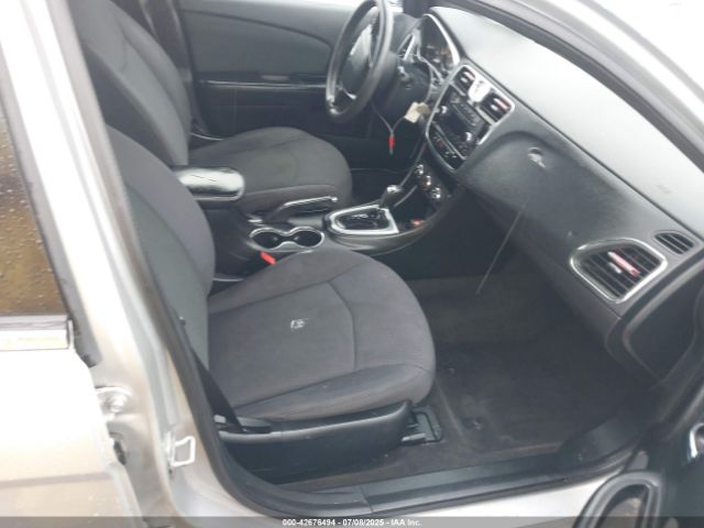 2012 CHRYSLER 200 1C3CCBAB5CN207933 Photo 4