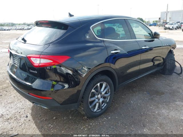 2018 MASERATI LEVANTE ZN661XUA6JX294238 Photo 3