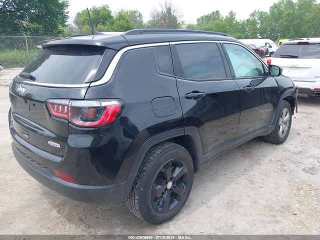 Jeep Compass 2021 3C4NJDBBXMT579547 Image 4