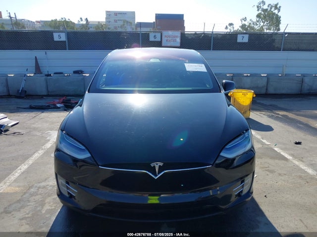 5YJXCBE27LF261529 Tesla 2020