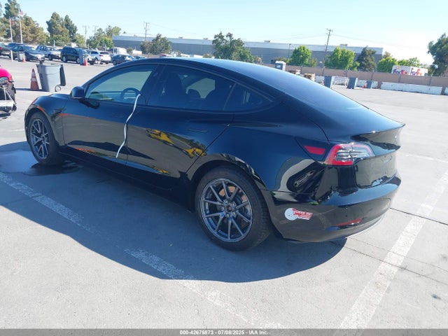 2018 TESLA MODEL 3 5YJ3E1EA9JF011457 Photo 2