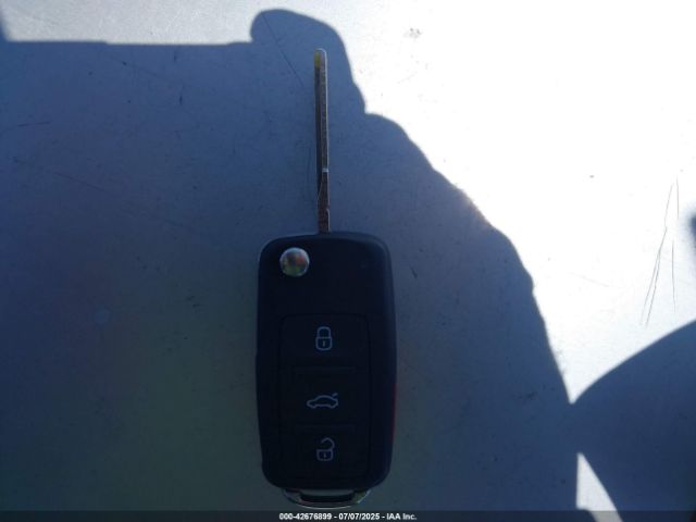 2013 VOLKSWAGEN BEETLE 3VW7A7AT4DM811815 Photo 10