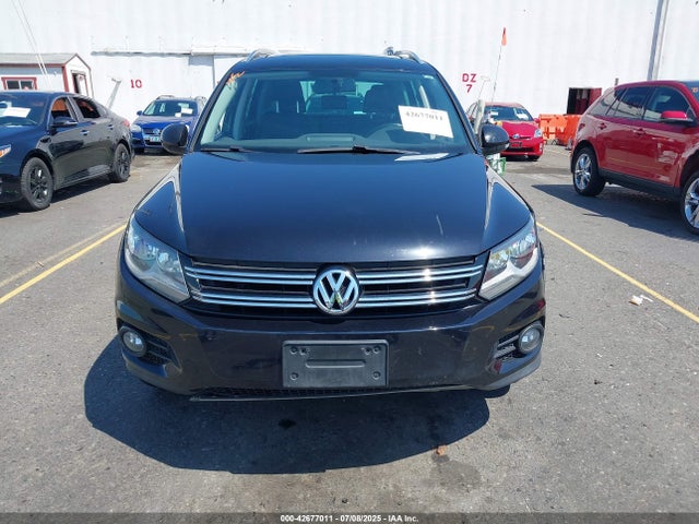 WVGAV7AX1FW574781 Volkswagen Tiguan