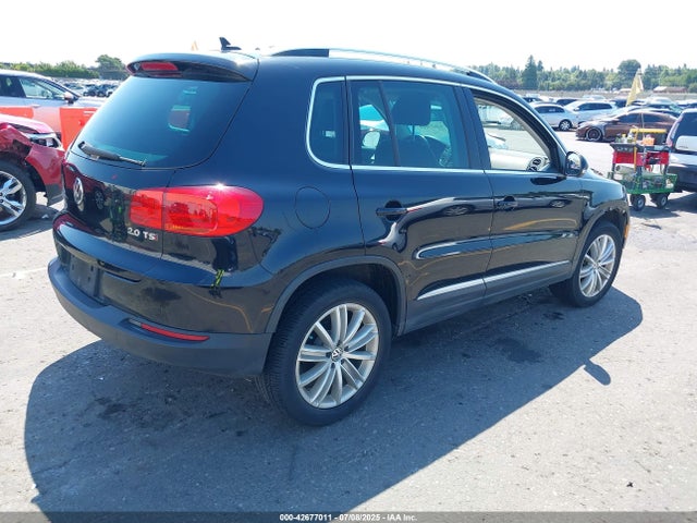WVGAV7AX1FW574781 Volkswagen Tiguan