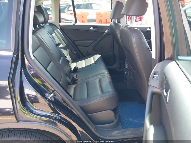 WVGAV7AX1FW574781 Volkswagen Tiguan