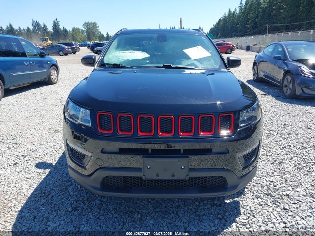 3C4NJDAB1JT261863 Jeep 2018