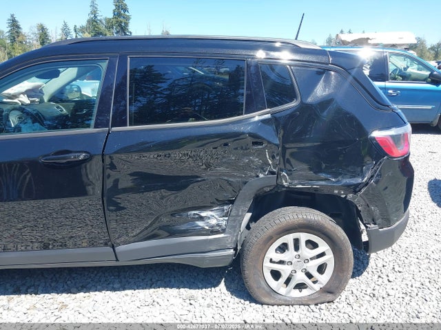 3C4NJDAB1JT261863 Jeep 2018