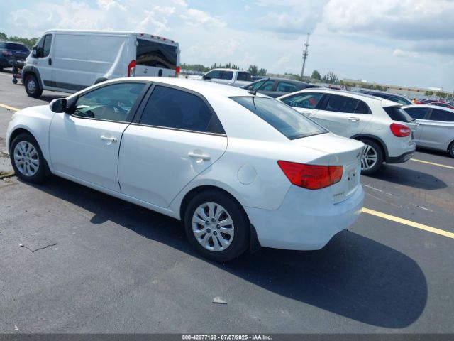 2013 KIA FORTE KNAFU4A26D5737344 Photo 2