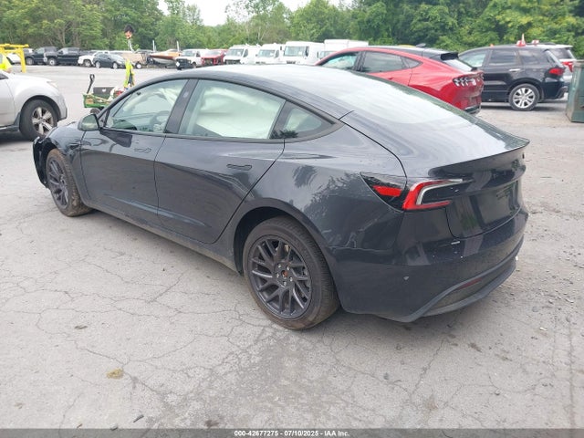 2025 TESLA MODEL 3 5YJ3E1EA3SF915449 Photo 2