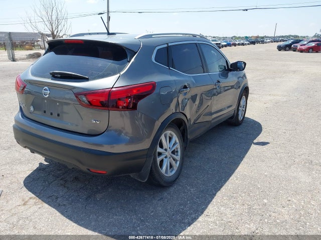 Nissan 2018 2018 JN1BJ1CP8JW153702 Image 4
