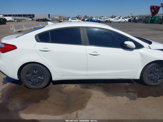 KNAFK4A68G5618899 KIA FORTE LX