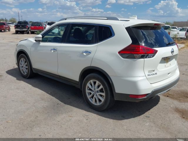 2017 NISSAN ROGUE JN8AT2MTXHW143403 Photo 2