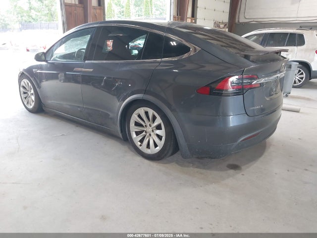 2016 TESLA MODEL X 5YJXCAE24GF015389 Photo 2