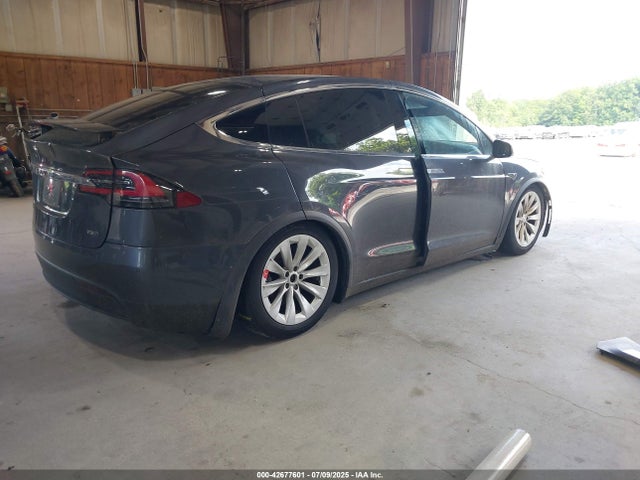 2016 TESLA MODEL X 5YJXCAE24GF015389 Photo 3
