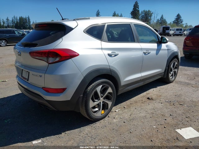 KM8J33A23GU188444 Hyundai 2016