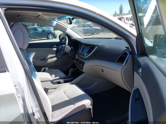 KM8J33A23GU188444 Hyundai 2016