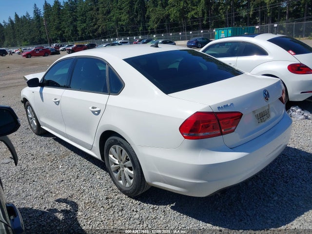 2014 VOLKSWAGEN PASSAT 1VWAT7A39EC107869 Photo 2