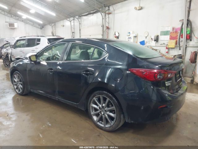 2018 MAZDA MAZDA3 3MZBN1V39JM251226 Photo 2