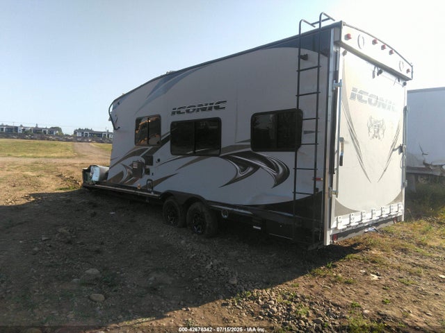 5LZBE2528JR015118 Eclipse 2018
