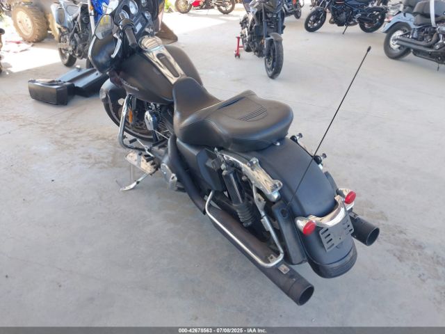 2010 HARLEY-DAVIDSON FLHX 1HD1KB413AB645338 Photo 2