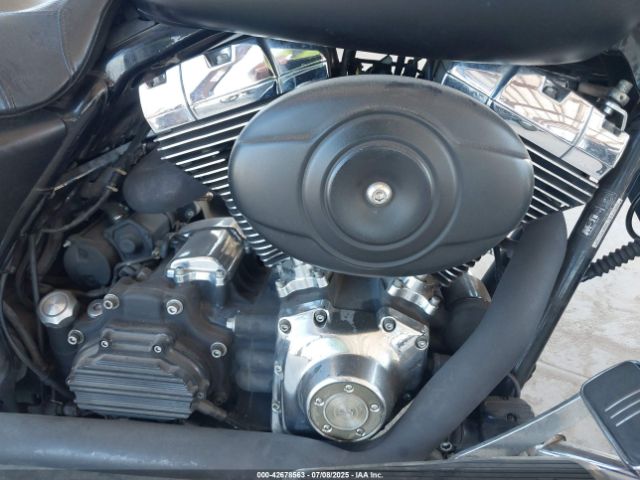 2010 HARLEY-DAVIDSON FLHX 1HD1KB413AB645338 Photo 7