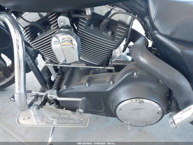 2010 HARLEY-DAVIDSON FLHX 1HD1KB413AB645338 Photo 8