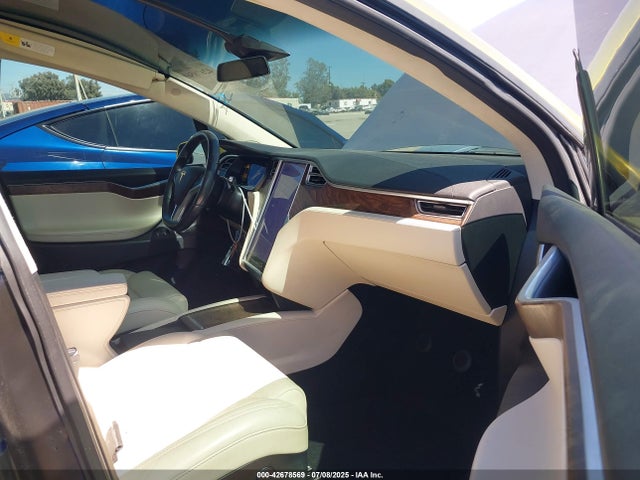 Tesla Model X 100d/75d/90d 2017 5YJXCDE29HF067037 Image 5
