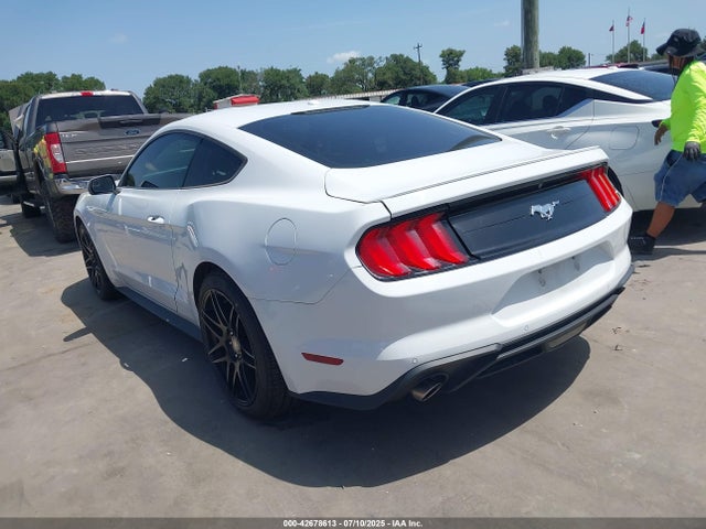 Ford 2.3l 4v premium fuel 2018 1FA6P8TH7J5156178 Image 3