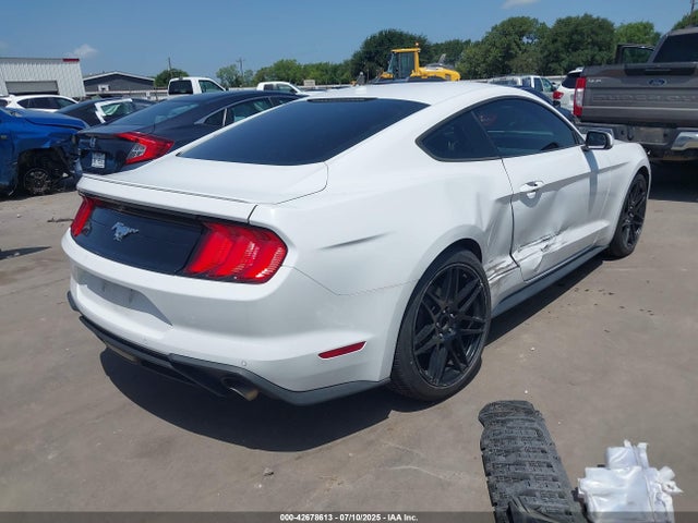 Ford 2.3l 4v premium fuel 2018 1FA6P8TH7J5156178 Image 4