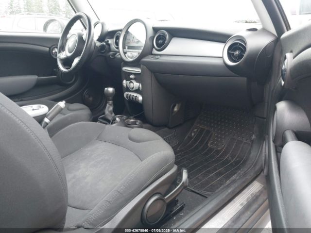 2007 MINI COOPER WMWMF33557TU61953 Photo 4