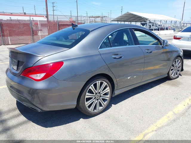 WDDSJ4EB6JN637976 Mercedes-Benz m270
