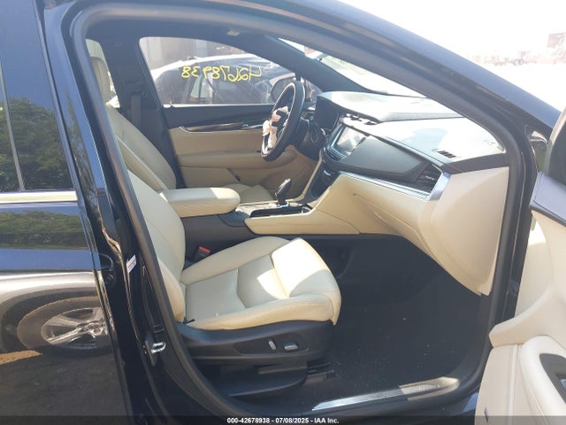 2017 CADILLAC XT5 1GYKNARS2HZ115561 Photo 4