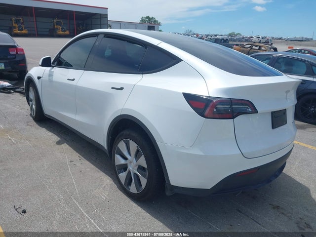 2023 TESLA MODEL Y 7SAYGDEE9PF829710 Photo 2