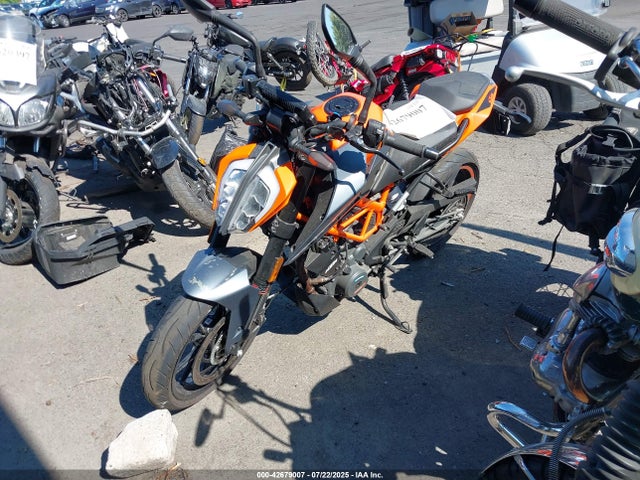 KTM Duke 2023 MD2JPJ407PN201322 Image 2